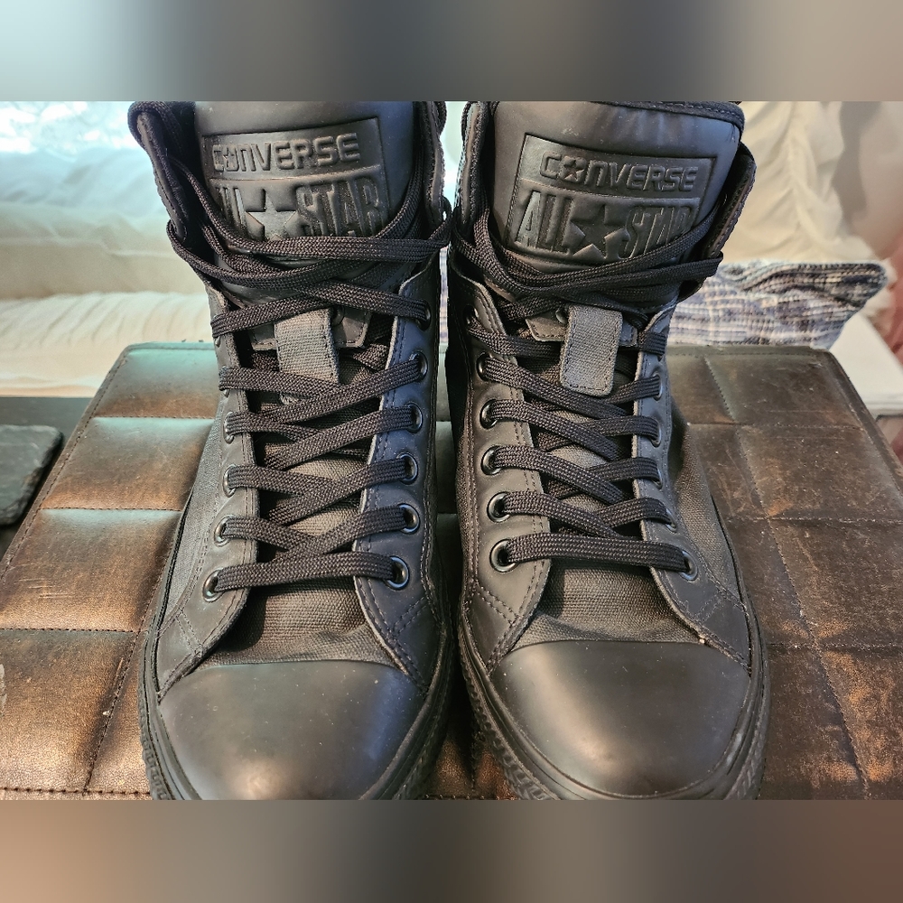 Blk Converse All-Stars 9 Mens/ 11 Womens